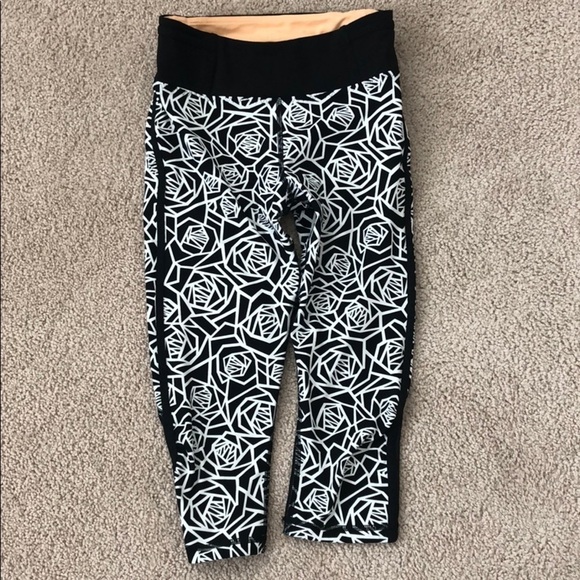 Lululemon Leggings Cropped Pants - Picture 2 of 8